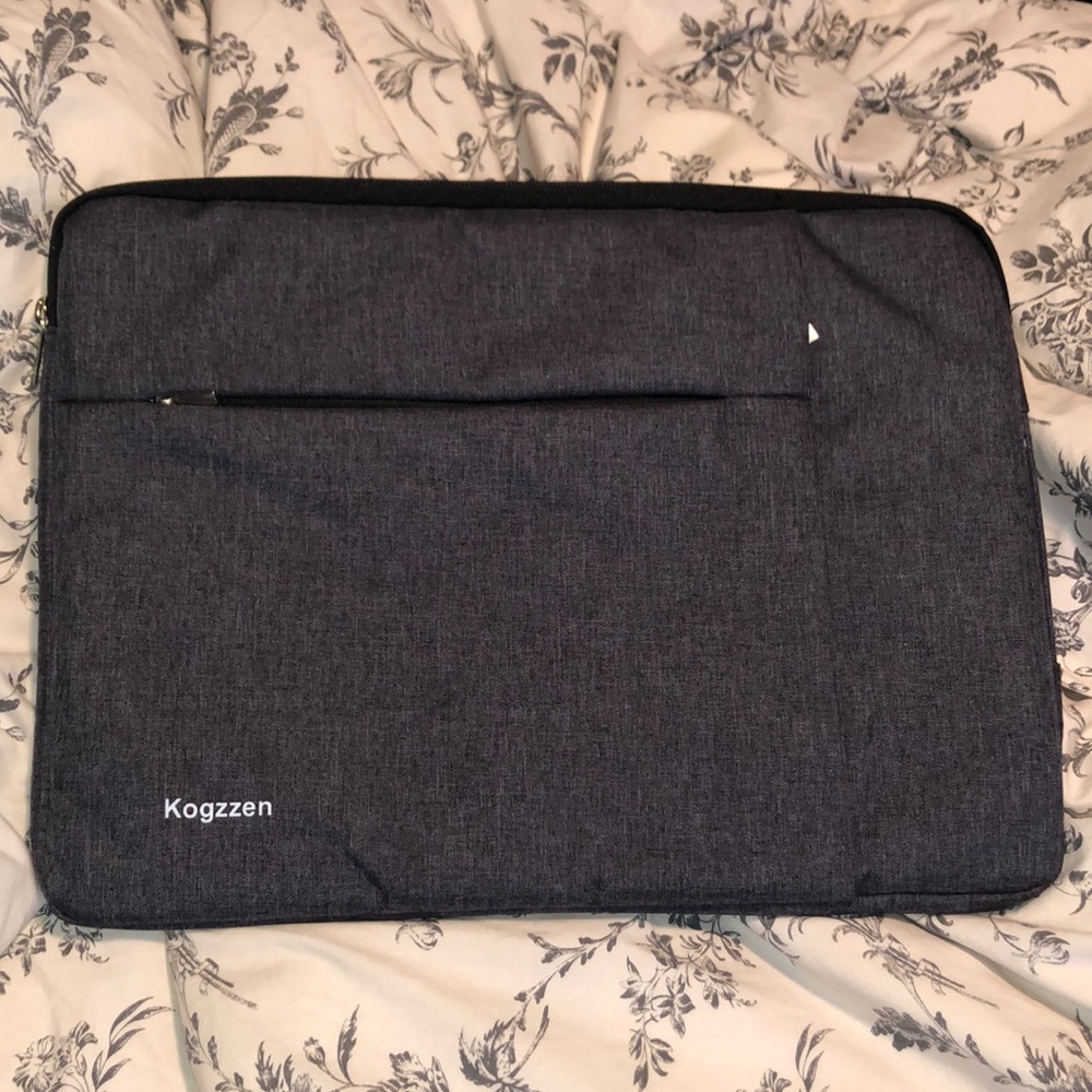 Kogzzen Lap Top sleeve/carrier/holder/cover